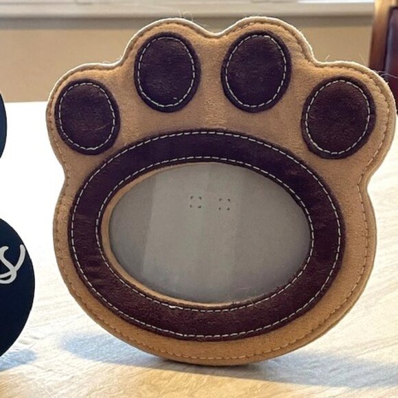 Two puppy dog frames for 3x5 pictures. - Picture 2 of 5